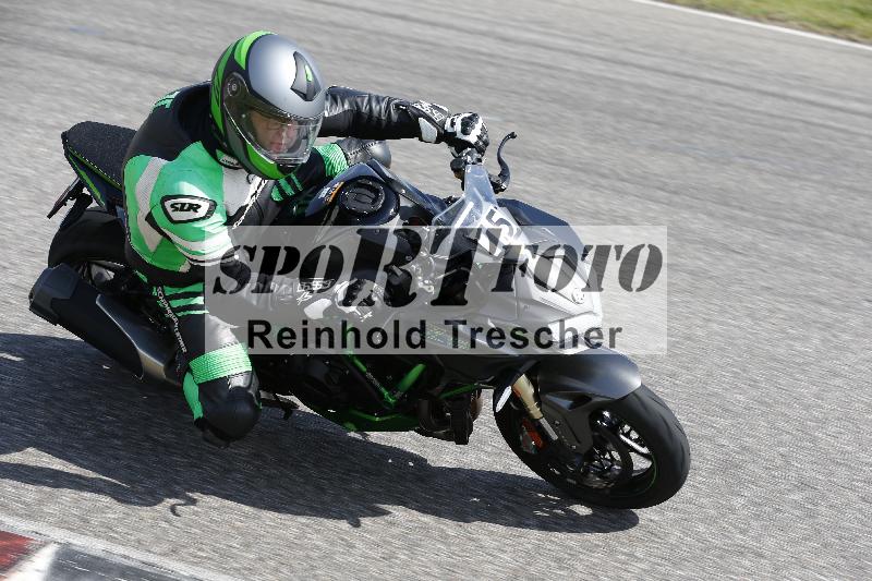 /Archiv-2025/09 22.04.2025 Cornu Master School ADR/rot-rouge/15